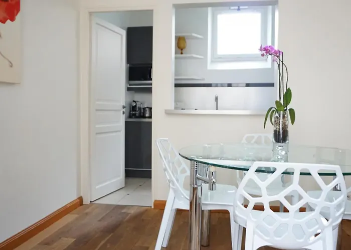 Elegant Saint Germain Apartment *